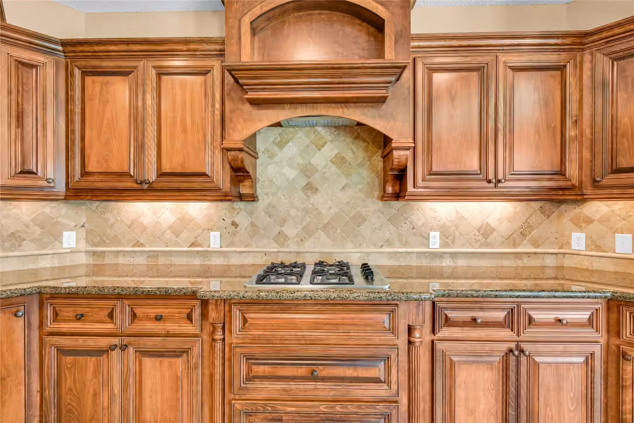 Photo 4 of 1100 Southern Oaks Drive, Angleton, TX