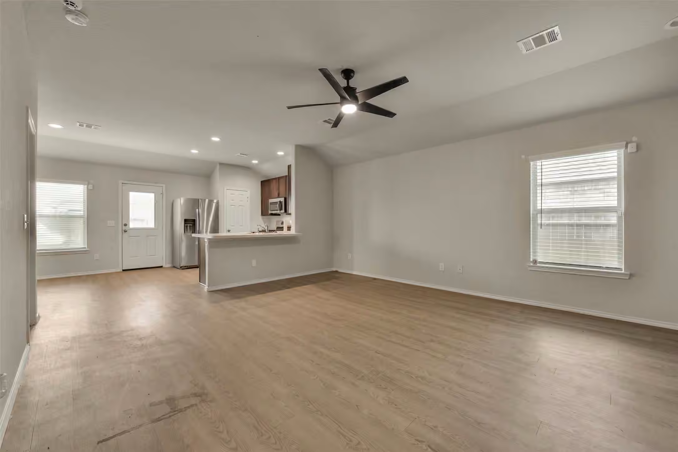 Photo 5 of 8611 Conquest Circle, Texas City, TX