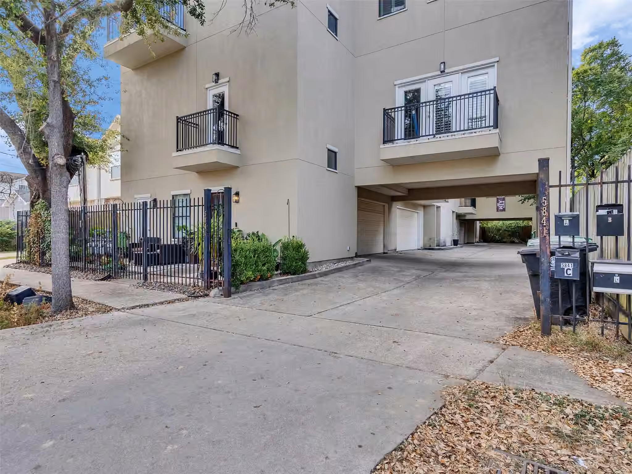 Photo of 5841 Darling Street B, Houston, TX 77007