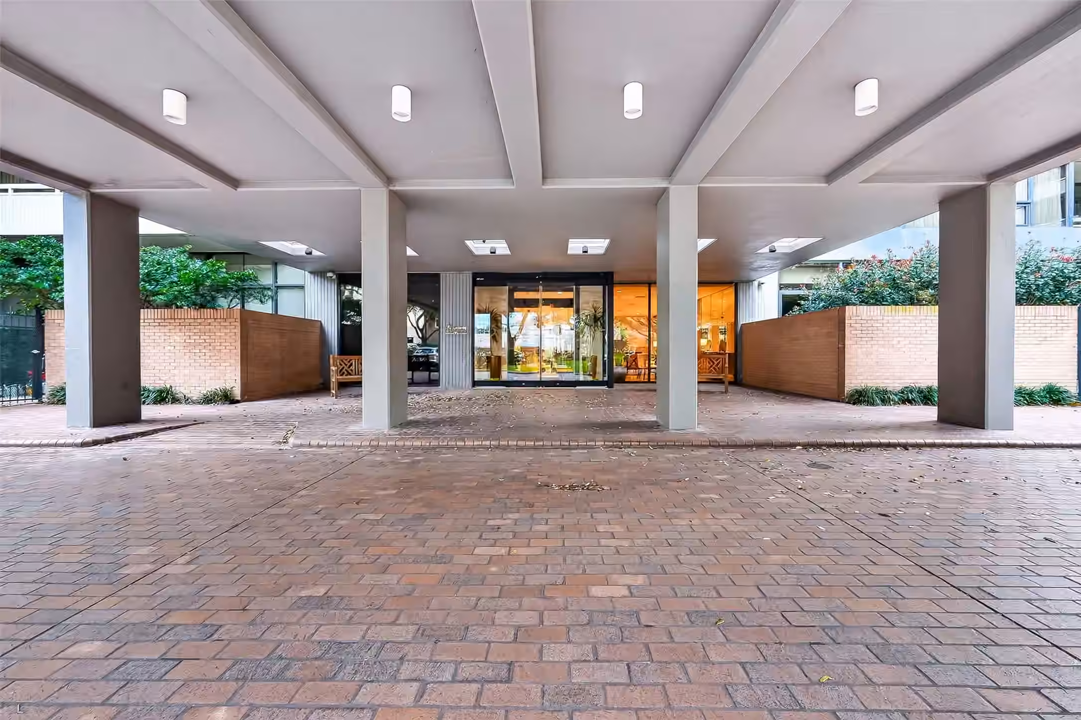 Photo of 15 Greenway Plaza 2a, Houston, TX 77046