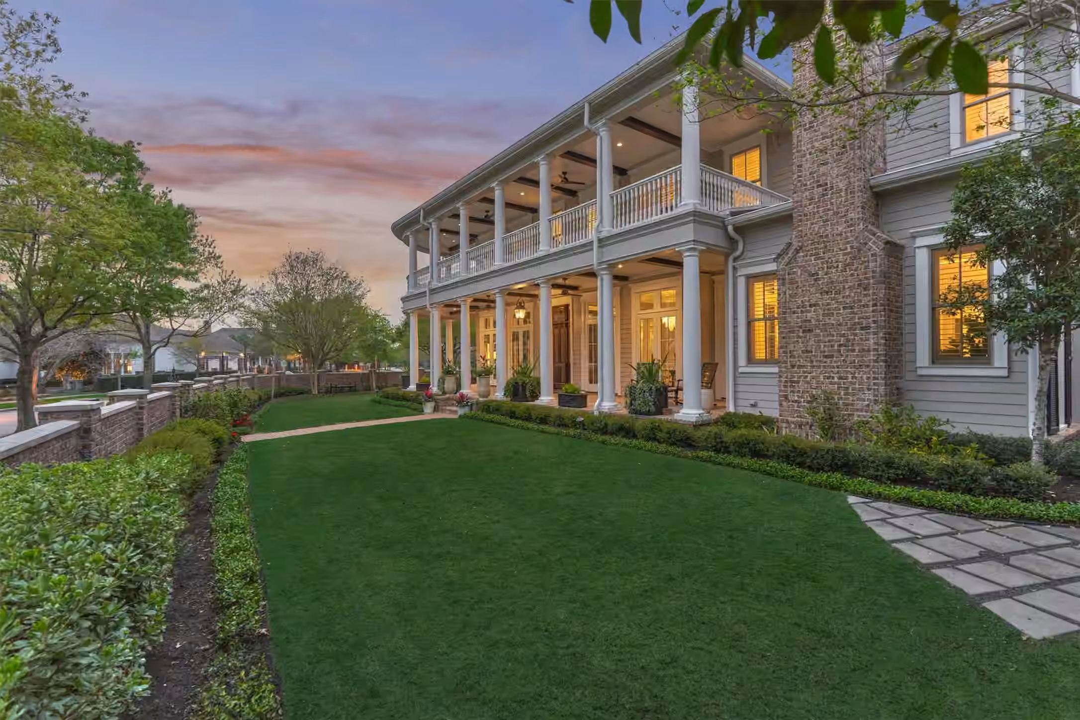 Photo 3 of 22 E Shore Drive, The Woodlands, TX