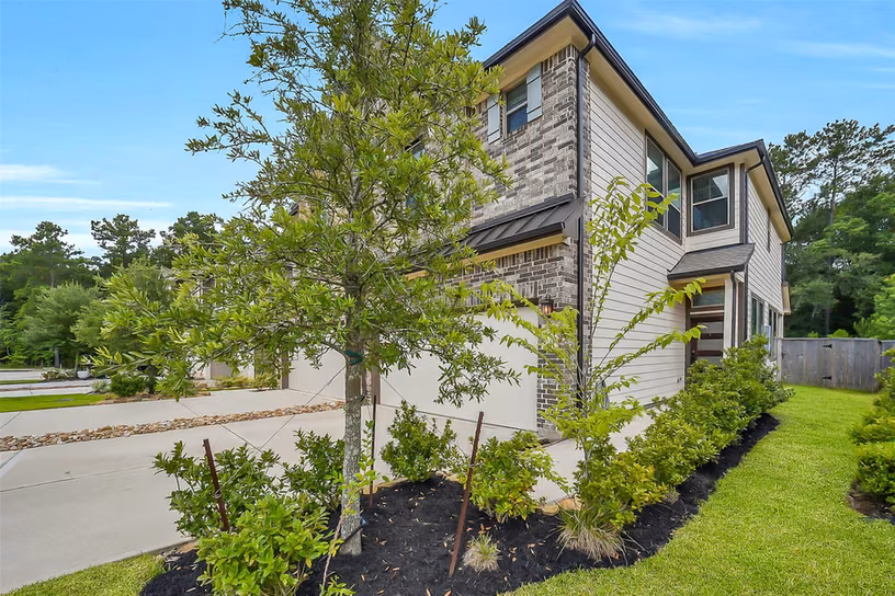 Photo 3 of 231 S Spotted Fern Drive, Montgomery, TX