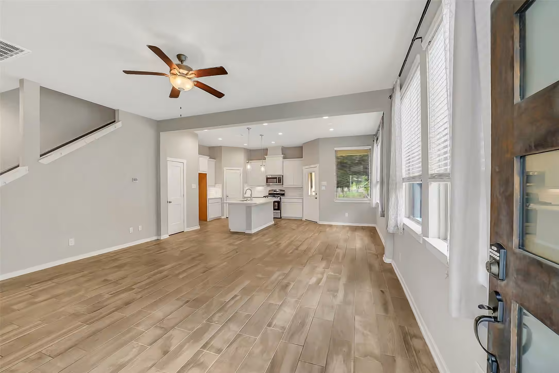 Photo 5 of 231 S Spotted Fern Drive, Montgomery, TX