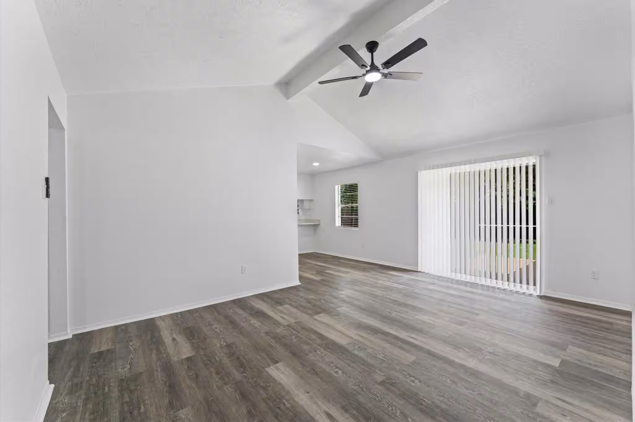 Photo 4 of 5403 Tavenor Lane, Houston, TX
