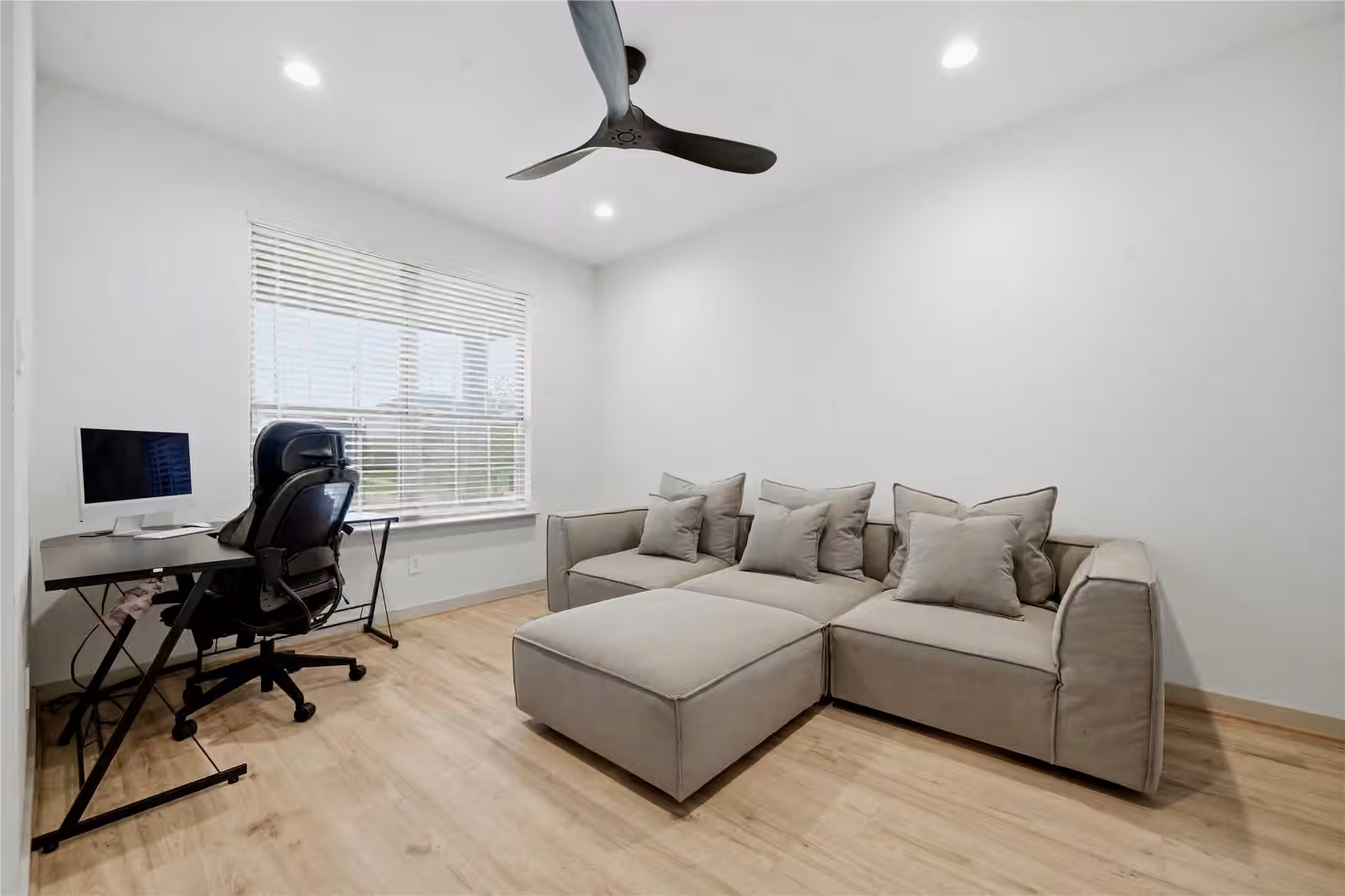 Photo 7 of 29250 Pikes Peak Drive, Katy, TX