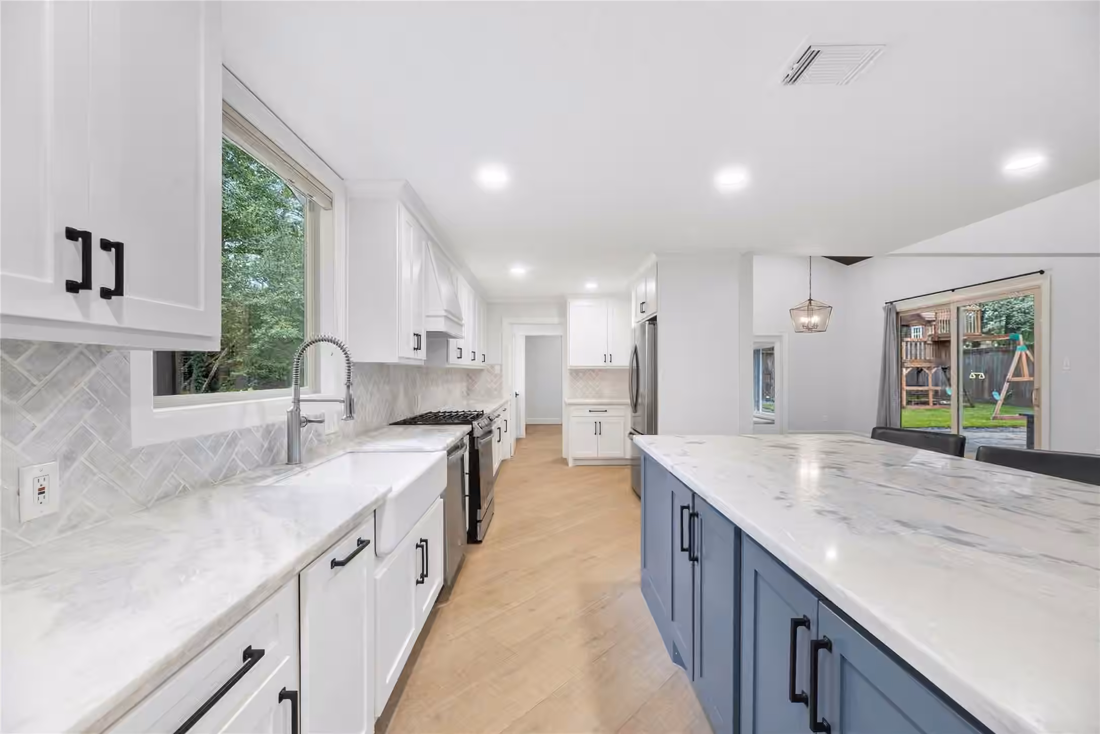 Photo 7 of 12506 Winding Brook Lane, Houston, TX