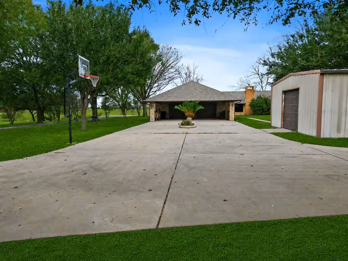 Photo 7 of 15151 Lakeview Drive, Beach City, TX