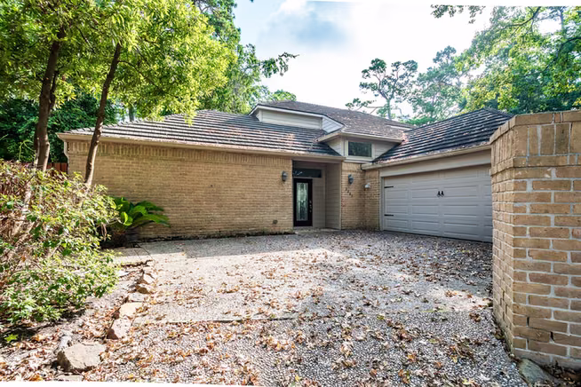 Photo 3 of 3207 Breezy Pines Court, Houston, TX