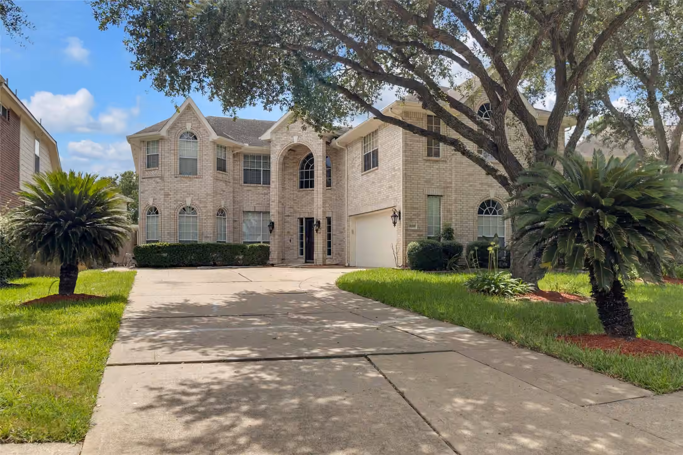 Photo 2 of 10910 Coldwater Bridge CT, Sugar Land, TX