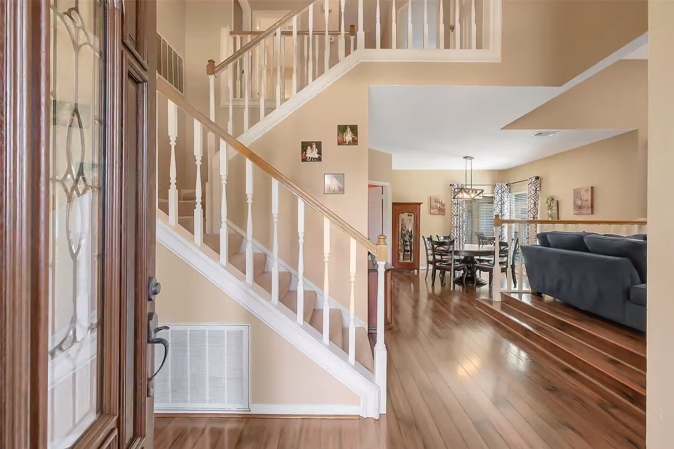 Photo 6 of 910 Millpond Drive, Sugar Land, TX