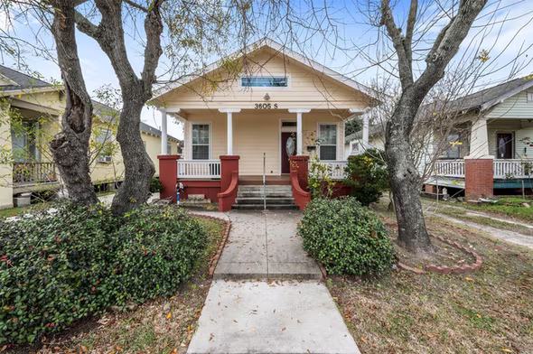Photo of 3605 Avenue S, Galveston, TX 77550