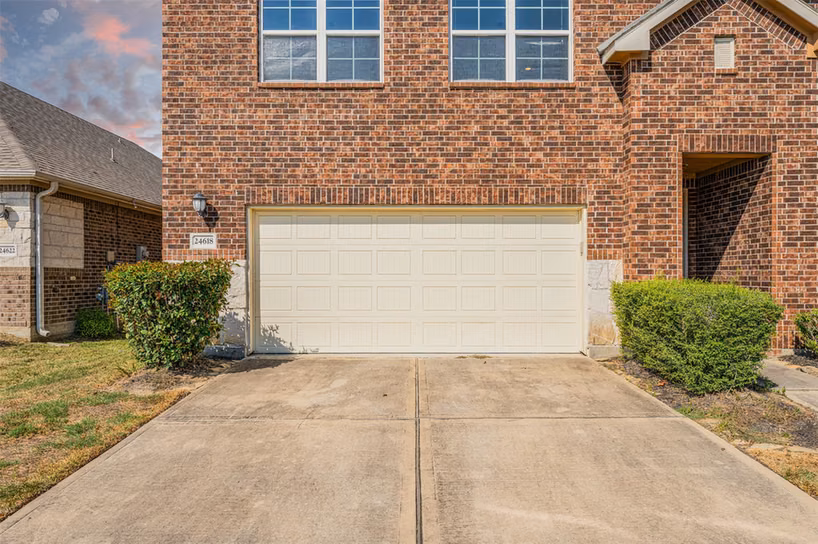 Photo 3 of 24618 Windmill Canyon Lane, Richmond, TX