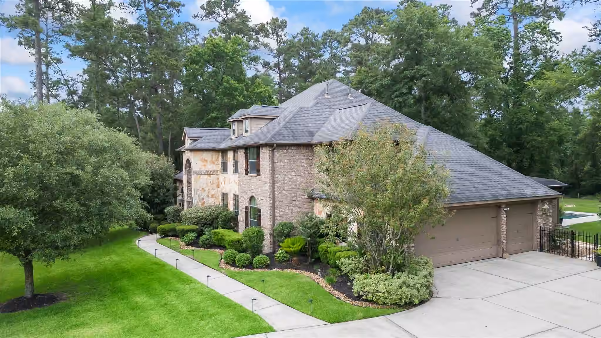 Photo of 1270 Autumnwood Drive, Magnolia, TX