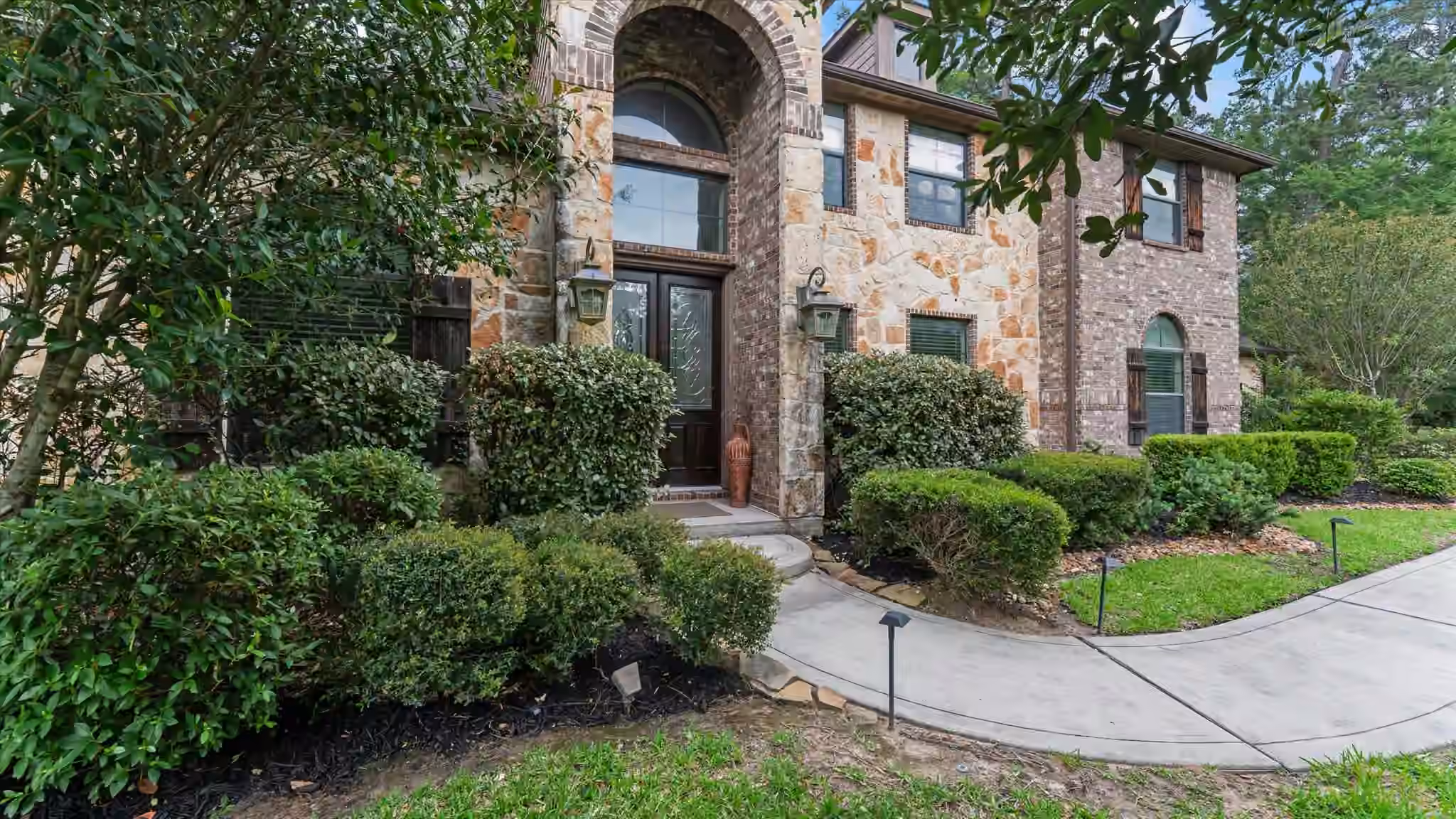 Photo 2 of 1270 Autumnwood Drive, Magnolia, TX