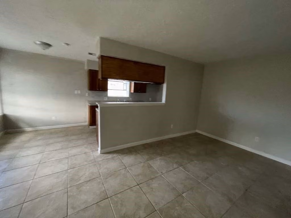 Photo 6 of 2310 Heather Street, Highlands, TX