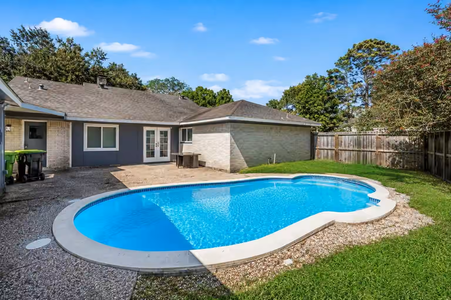 Photo 2 of 3211 N Park Drive, Missouri City, TX