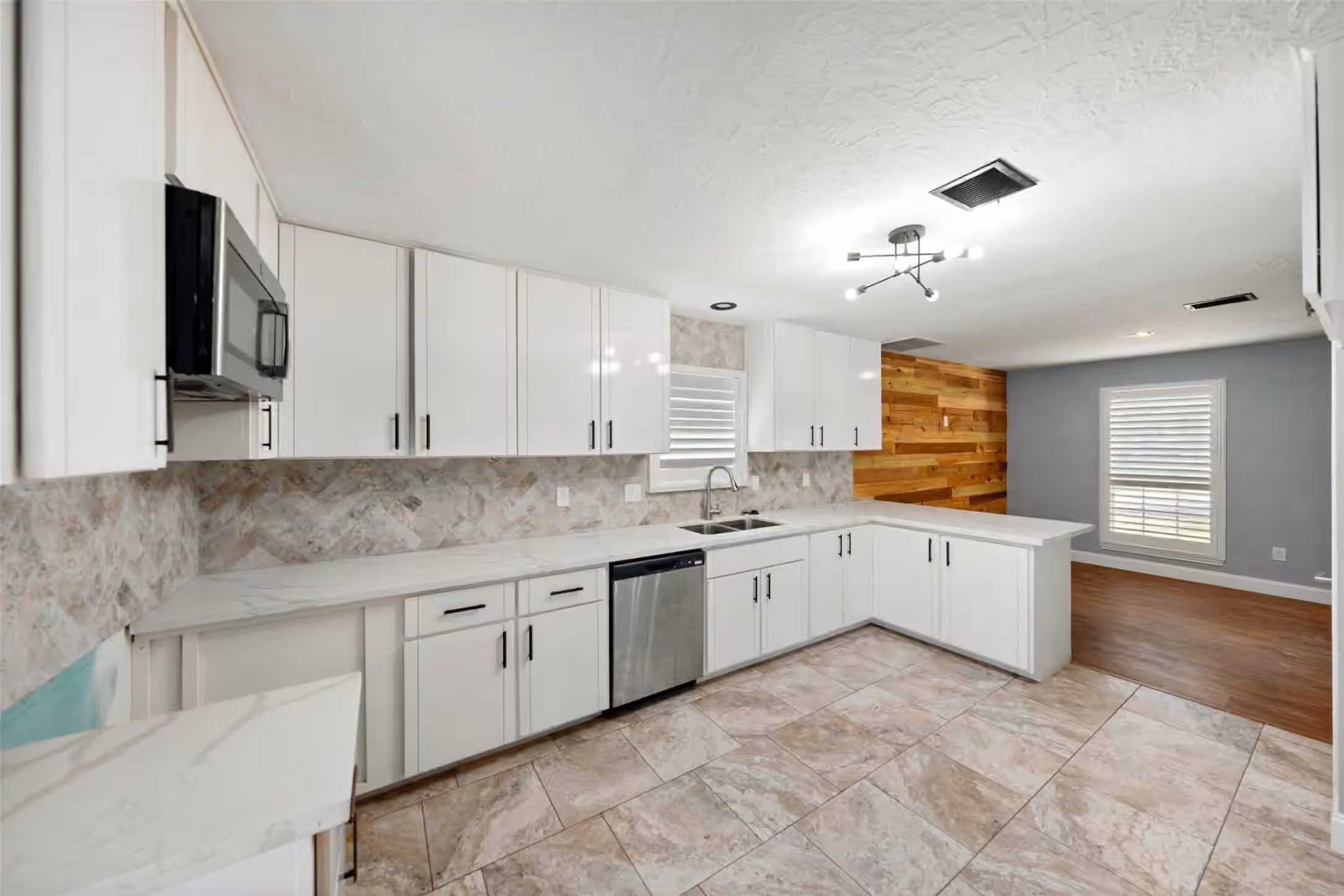 Photo 5 of 3211 N Park Drive, Missouri City, TX