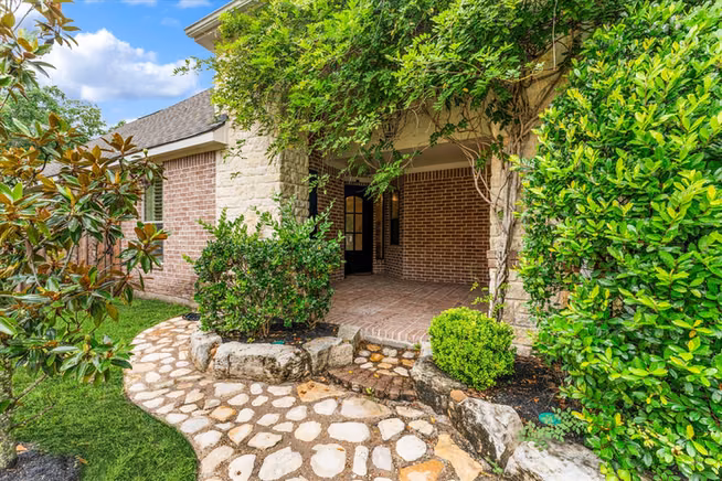 Photo 7 of 28331 Hollow Springs Lane, Spring, TX