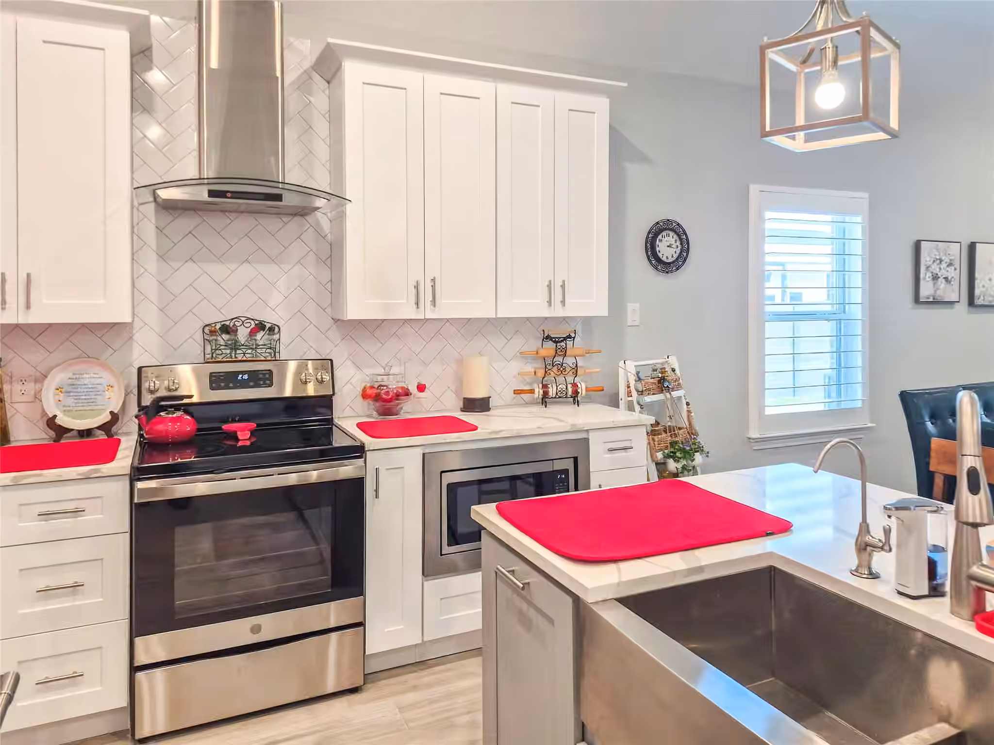 Photo 7 of 1325 Palomino Trail, Angleton, TX