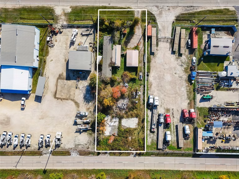 Photo 3 of 16935 Market Street, Channelview, TX