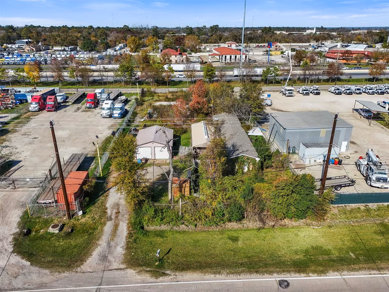 Photo 6 of 16935 Market Street, Channelview, TX