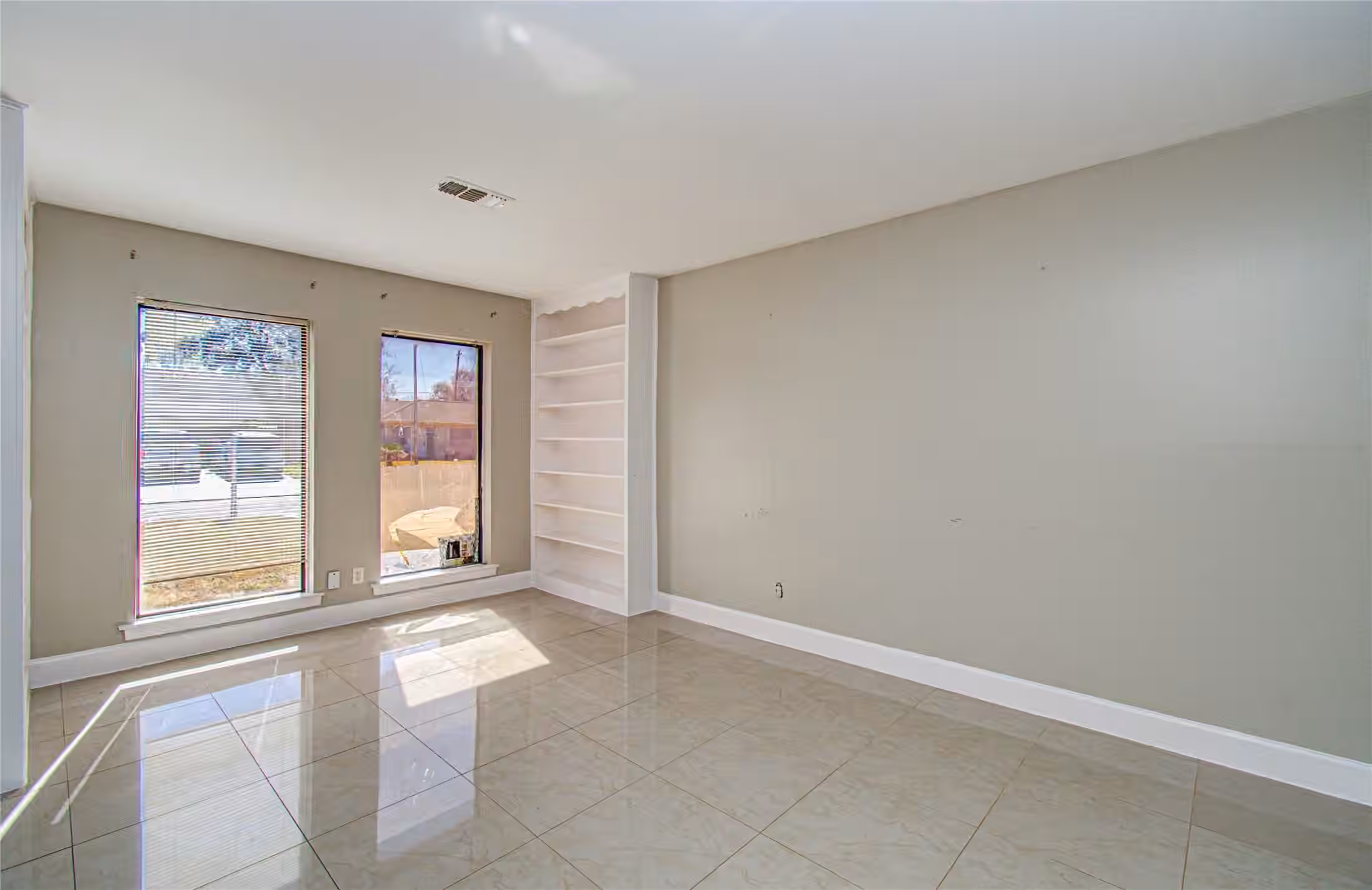 Photo 5 of 6414 Indigo Street, Houston, TX