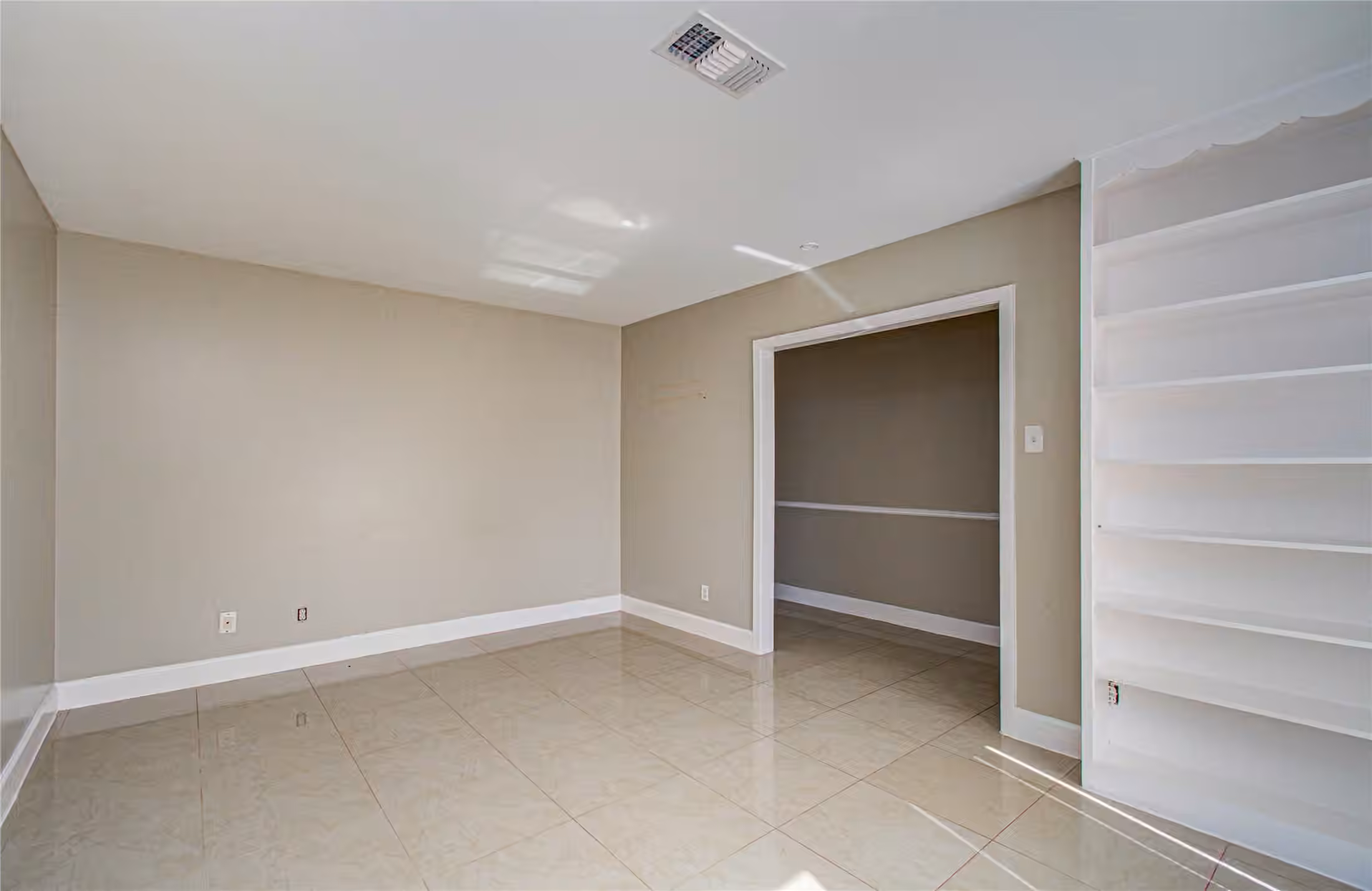 Photo 6 of 6414 Indigo Street, Houston, TX