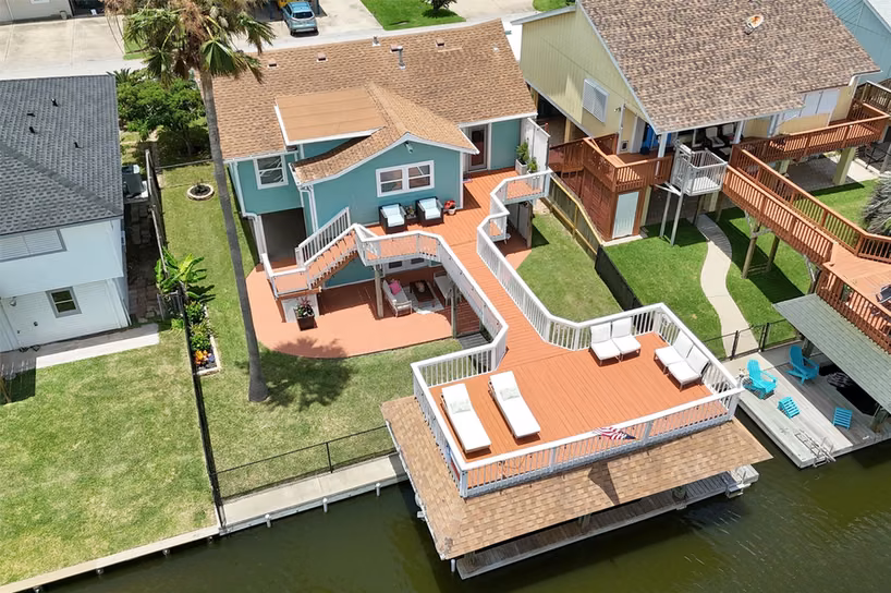 Photo 3 of 1078 Redfish Street, Bayou Vista, TX