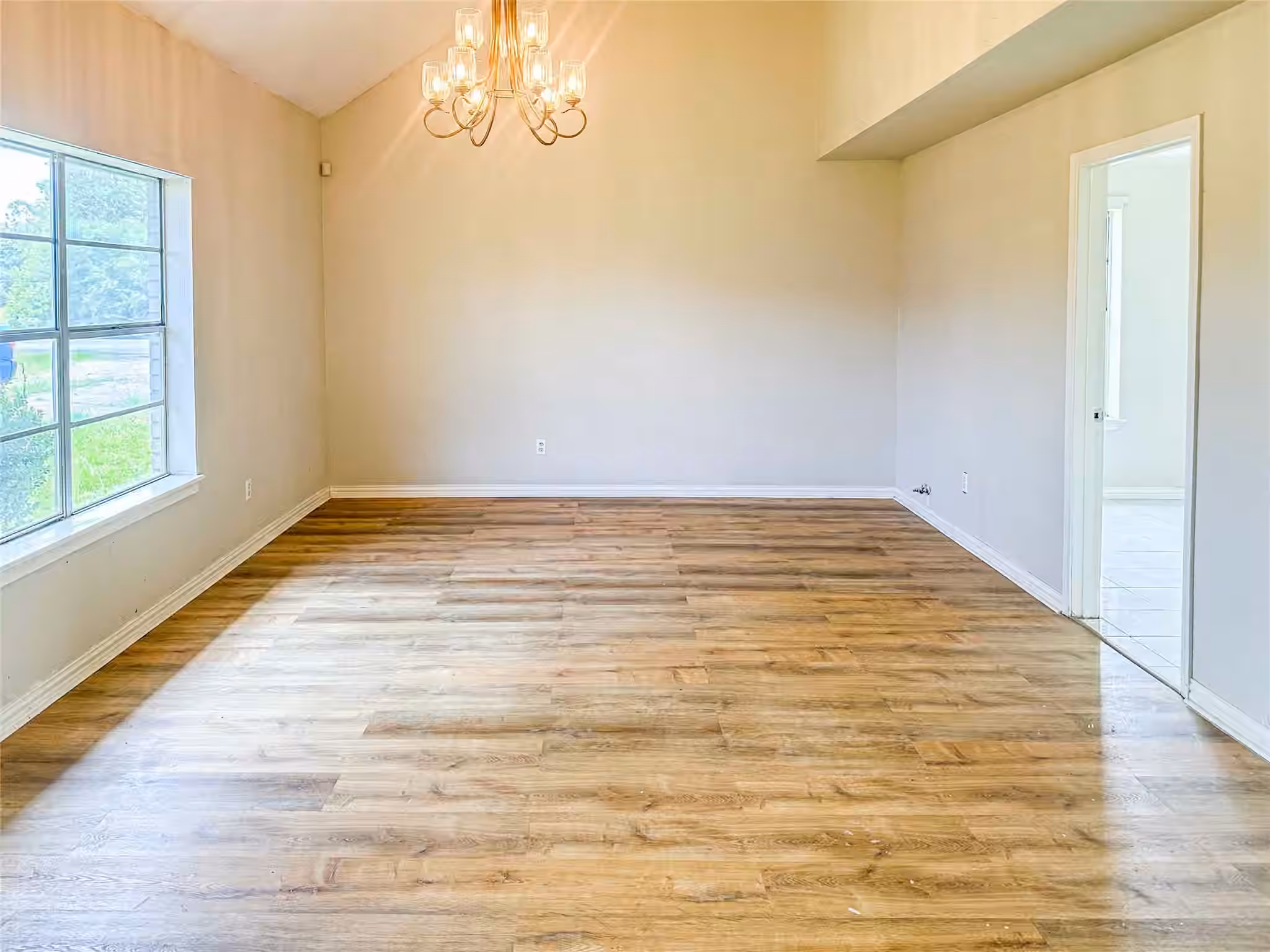 Photo 5 of 4513 County Road 424, Alvin, TX