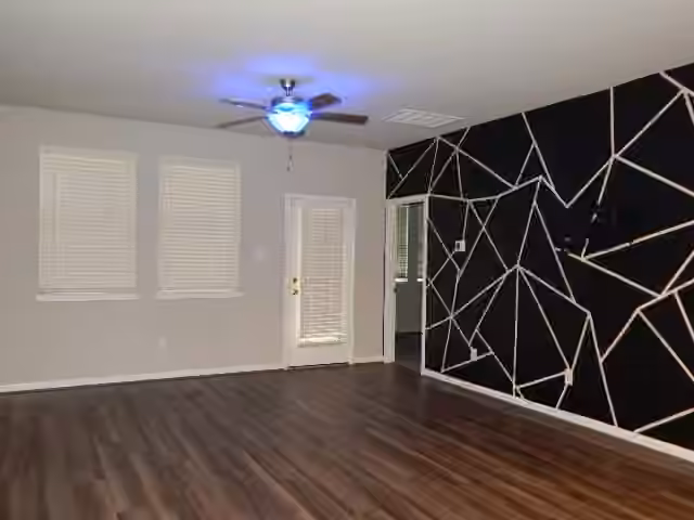 Photo 3 of 7103 Silverleaf Oak Street, Conroe, TX