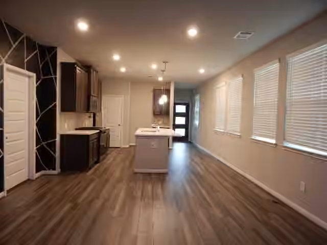 Photo 6 of 7103 Silverleaf Oak Street, Conroe, TX