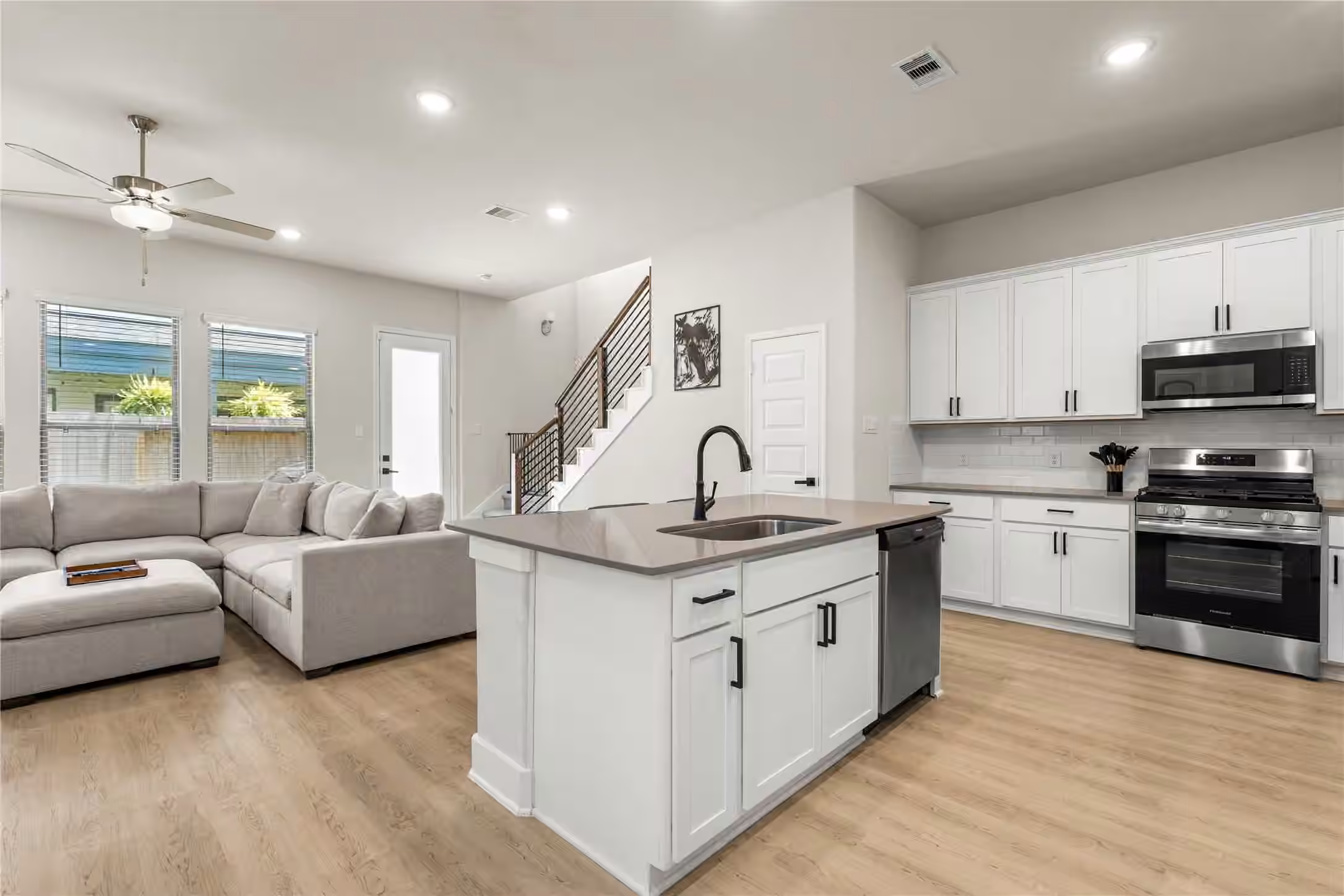 Photo 6 of 4001 Baja Lane, Houston, TX