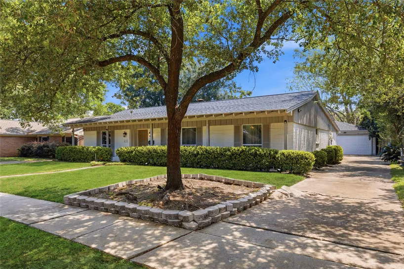 Photo 2 of 6131 Dumfries Drive, Houston, TX