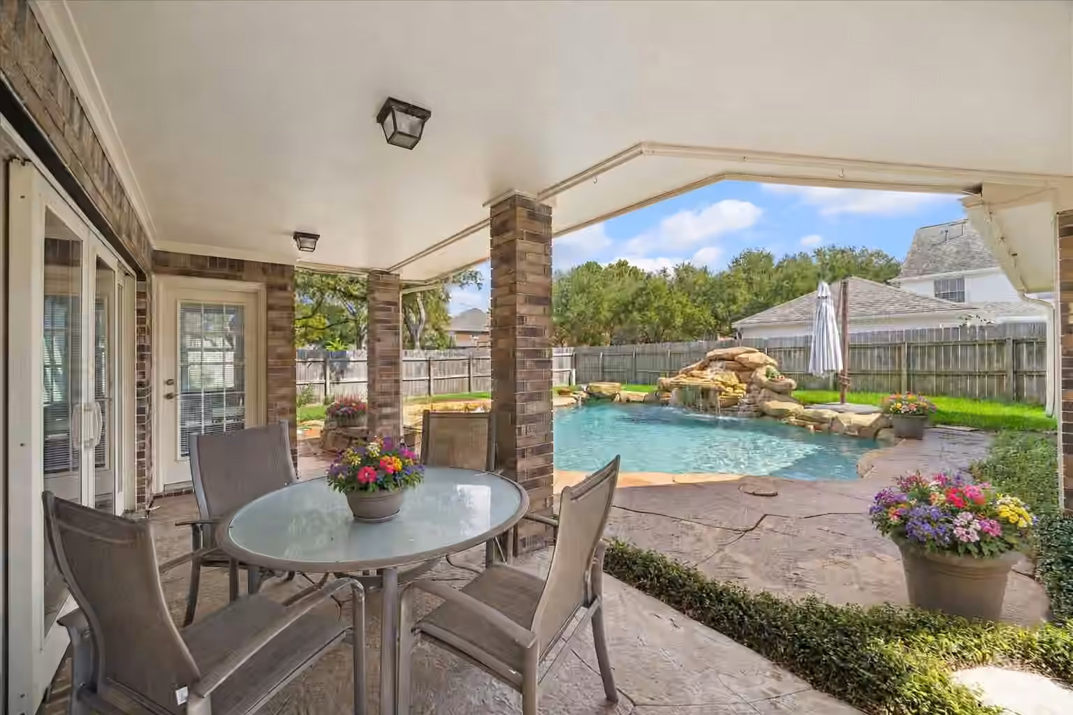 Photo 3 of 16703 Chestnut Meadow Court, Sugar Land, TX