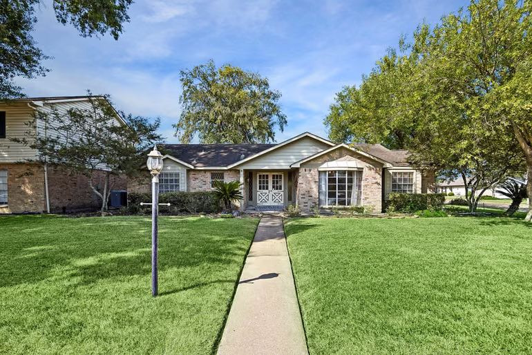 Photo of 11302 Brighton Lane, Meadows Place, TX
