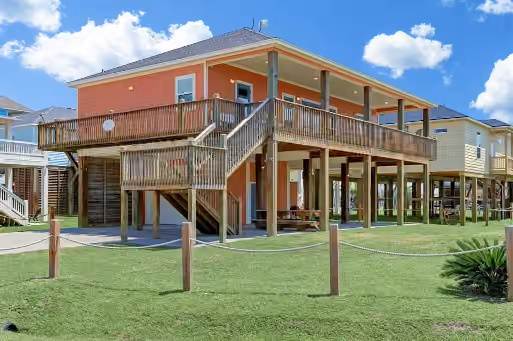Photo of 934 S Cove, Crystal Beach, TX