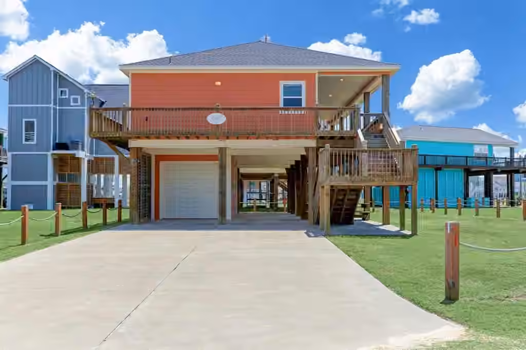 Photo 2 of 934 S Cove, Crystal Beach, TX