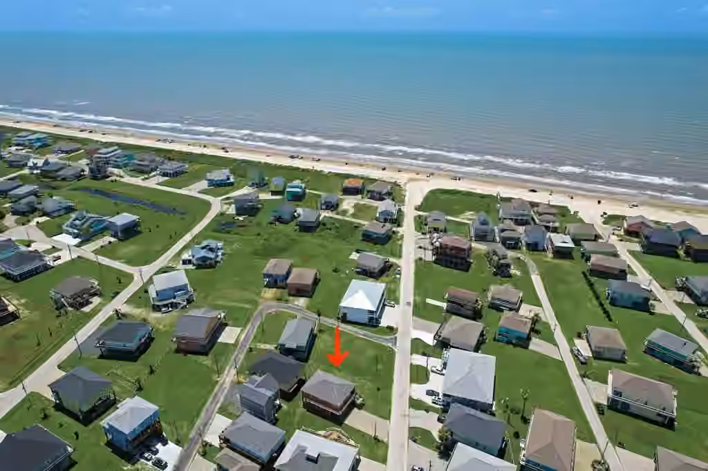 Photo 4 of 934 S Cove, Crystal Beach, TX