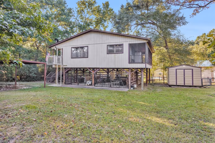 Photo 4 of 139 W Enchantment Drive, Trinity, TX