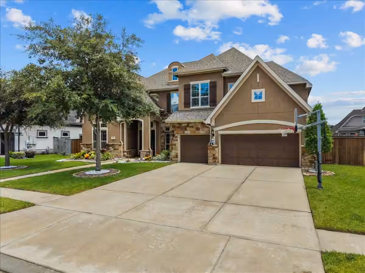 Photo 3 of 1817 Eagle Creek Drive, Friendswood, TX