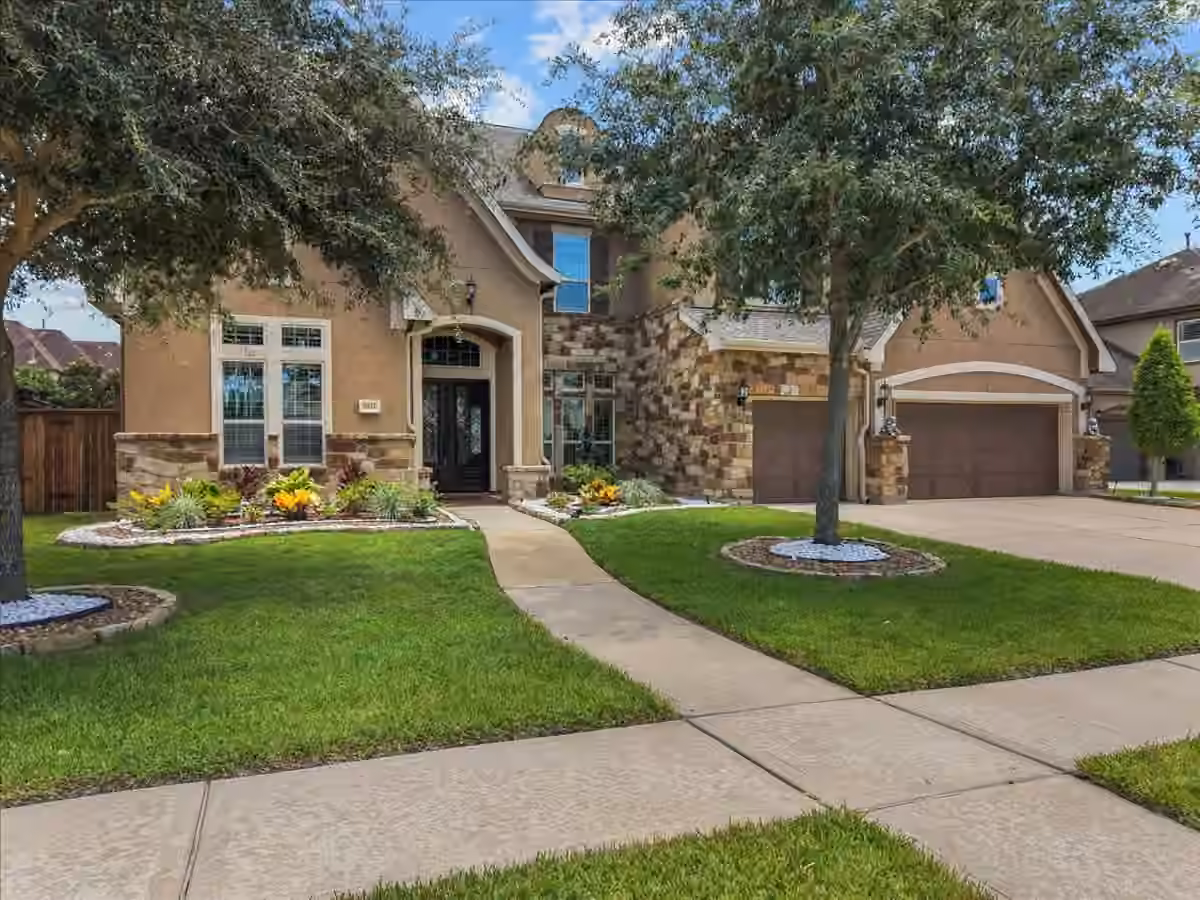 Photo 4 of 1817 Eagle Creek Drive, Friendswood, TX