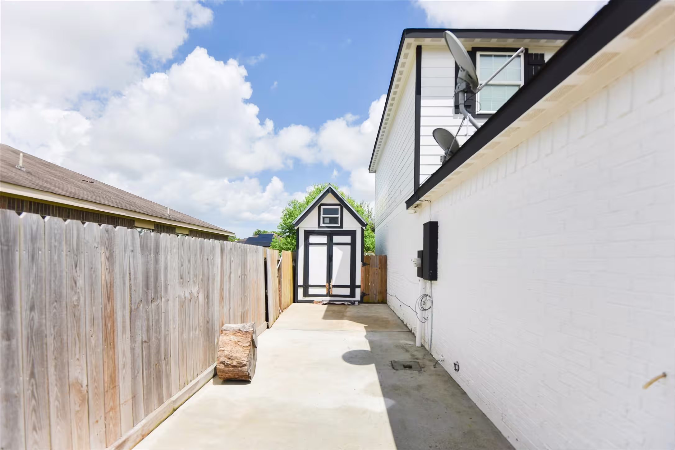 Photo 4 of 228 Taylor Circle, La Marque, TX