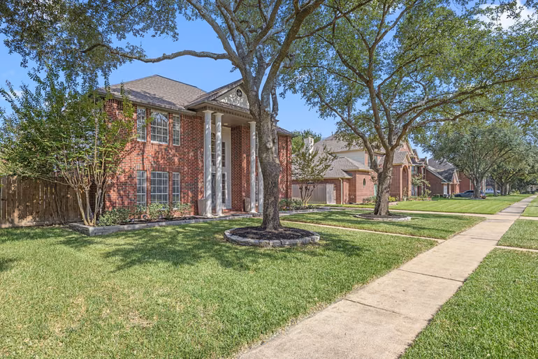 Photo 3 of 10214 Hedge Way Drive, Houston, TX