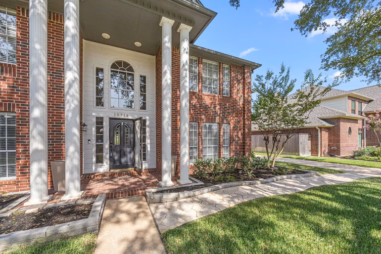 Photo 4 of 10214 Hedge Way Drive, Houston, TX