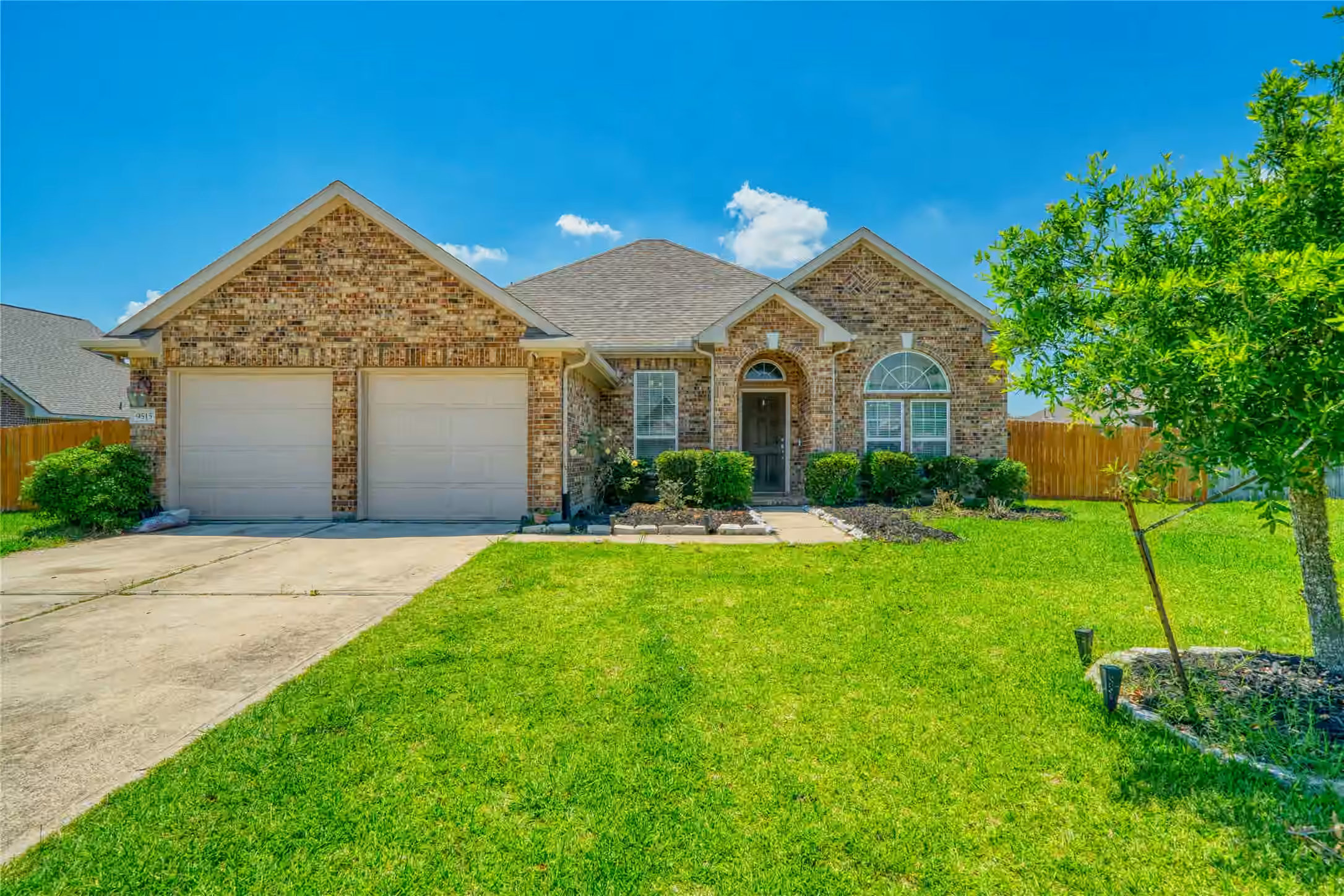 Photo of 9515 Taylor Lane, Mont Belvieu, TX