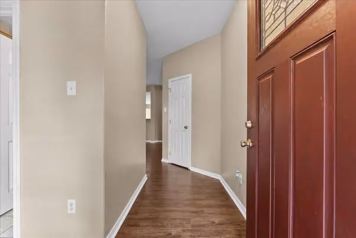 Photo 3 of 111 Jamestown Avenue, Clute, TX