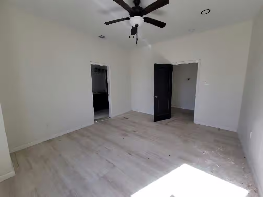 Photo 4 of 2728 Sealy Street, Galveston, TX