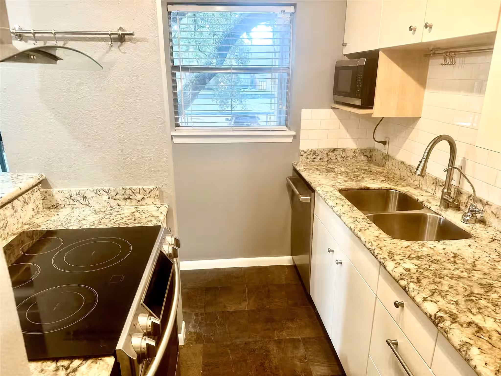 Photo 7 of 8245 Kingsbrook Road 239, Houston, TX