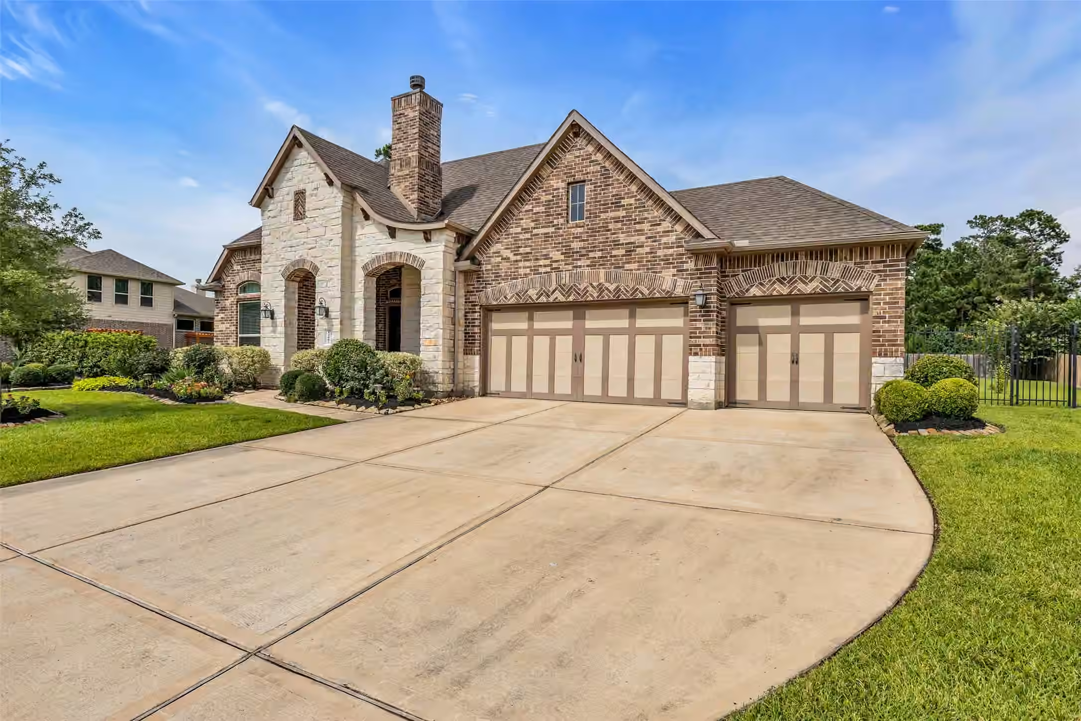 Photo 2 of 14003 S Evergreen Ridge Court, Conroe, TX