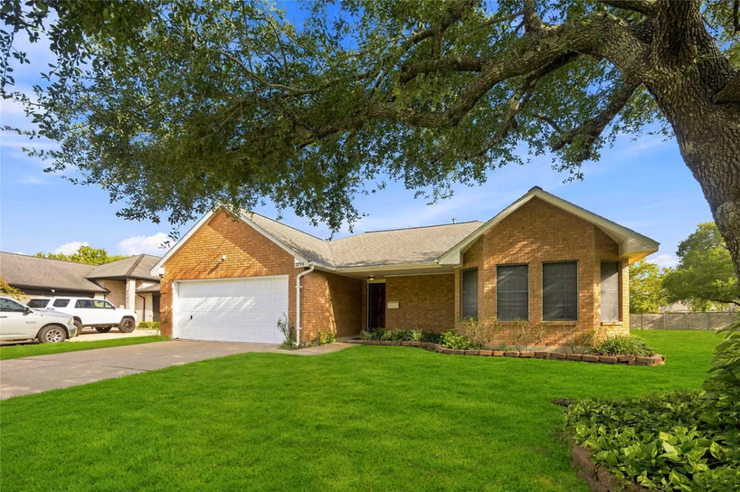 Photo of 2755 N Larkspur Circle, Pearland, TX 77584